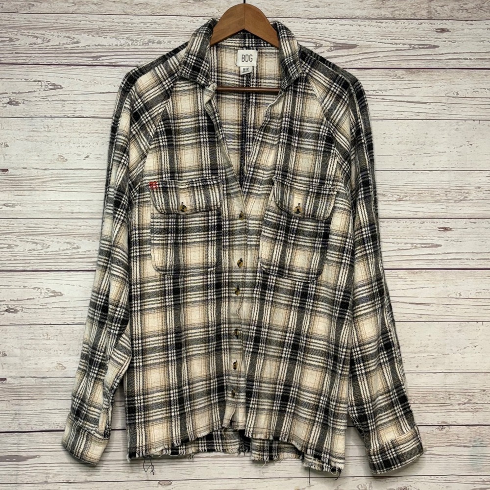 BDG Urban Outfitters Plaid Flannel Shirt Cream Black Tan Raw Hem Raglan Medium